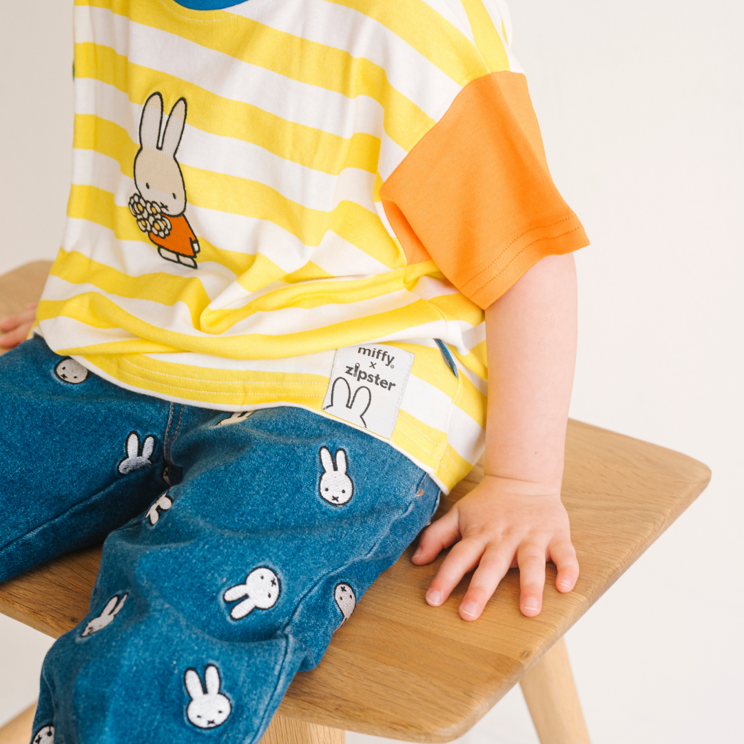 Barn iført Miffy i Bloom-stribet ringer-T-shirt til børn