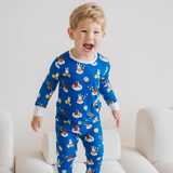 Barn iført Miffy Starry Sleep-pyjamasæt i bambus til børn