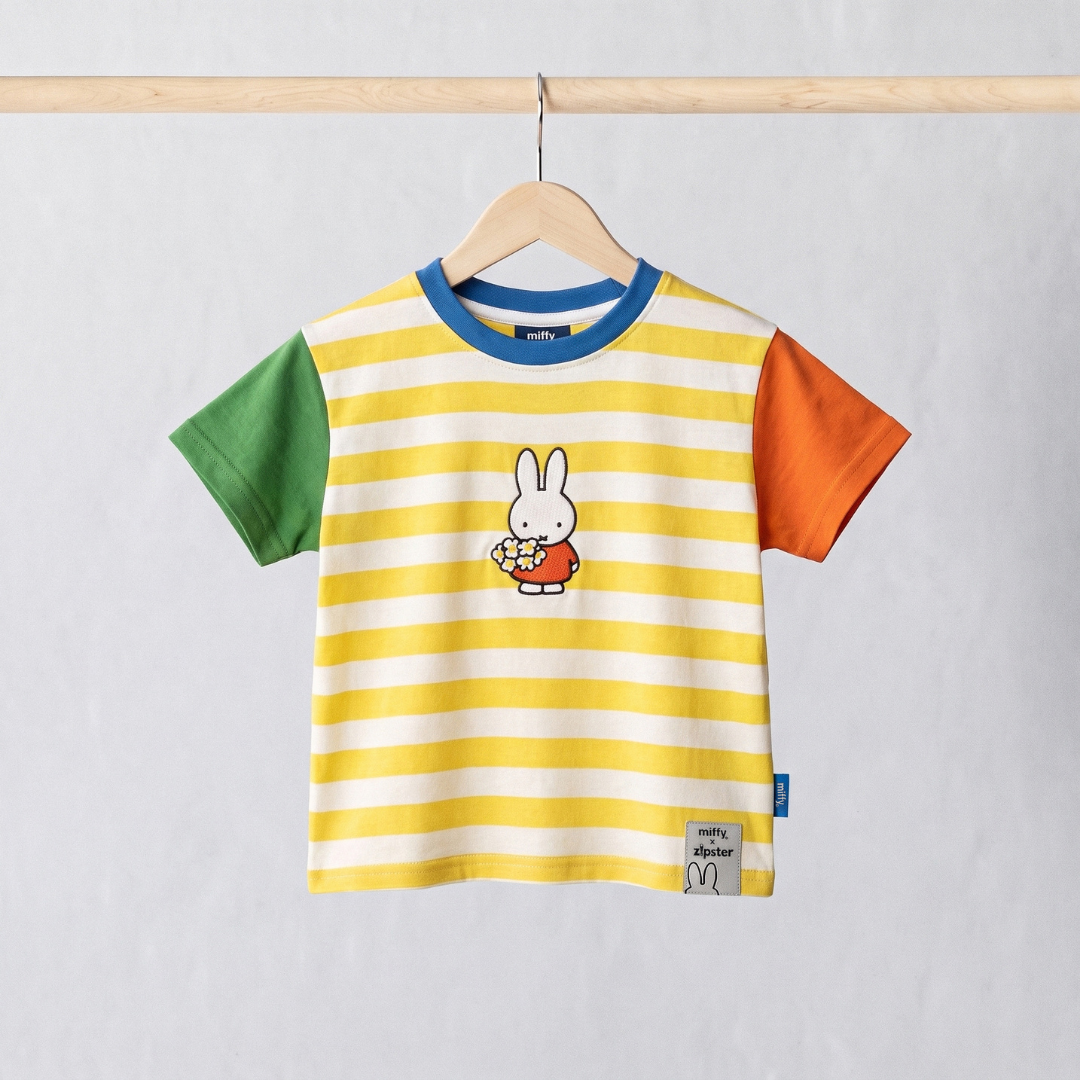 Miffy i Bloom-stribet børne-T-shirt med ringer-krave, set forfra