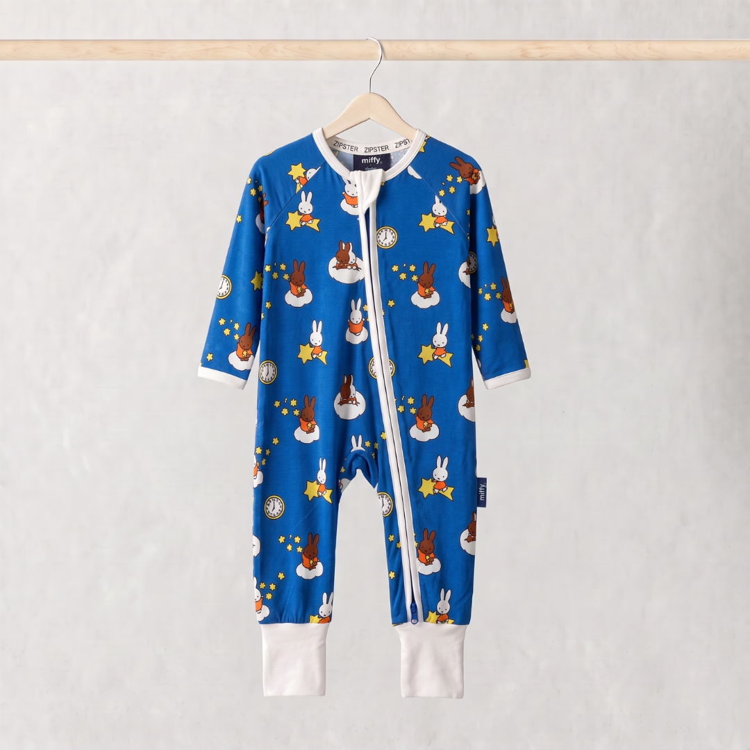 ZIPSTER x Miffy Starry Sleep bambus-sovedragt, set forfra
